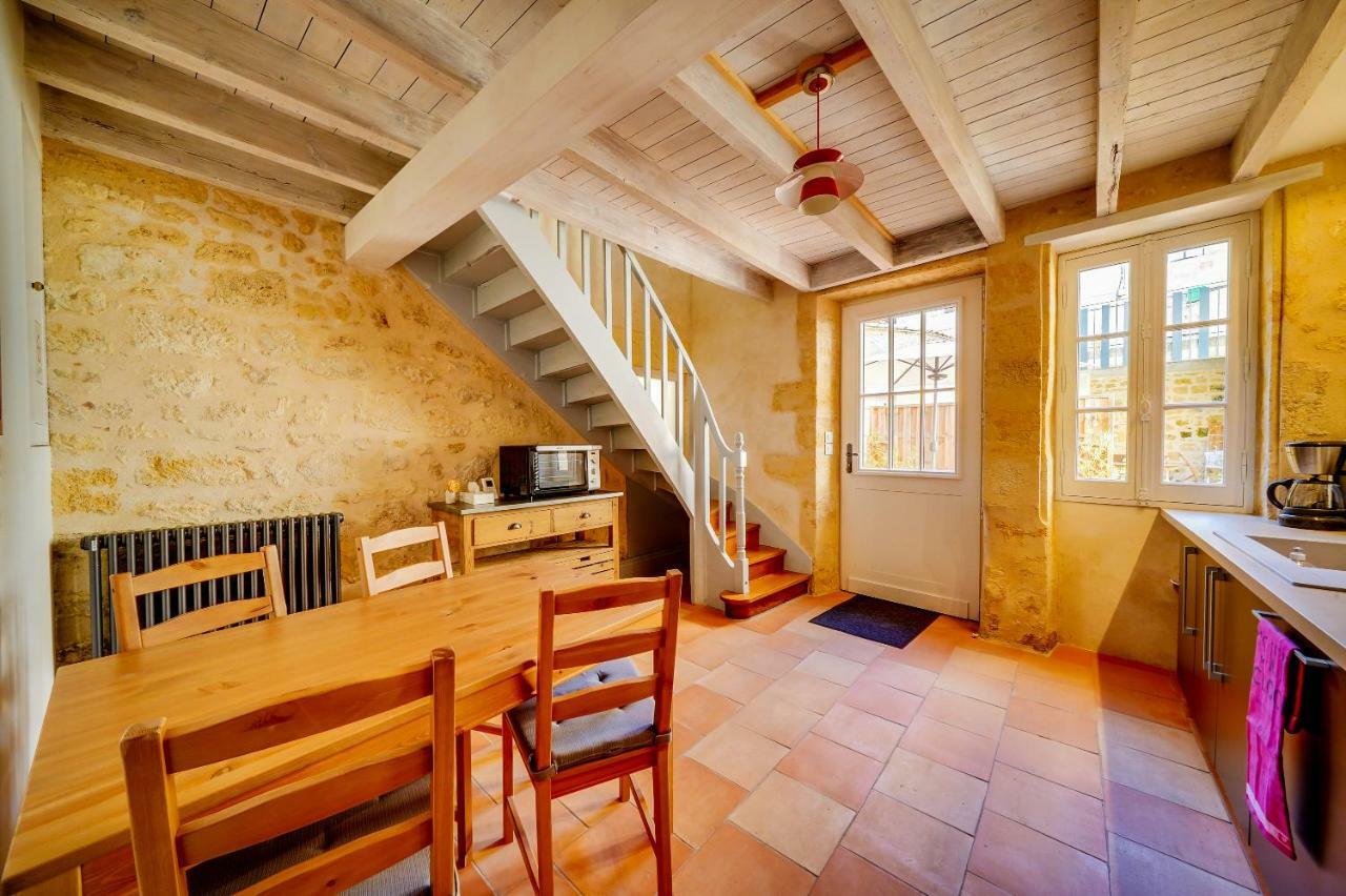 Ferienwohnung Logis Loiseau Avec Terrasse Saint-Émilion Exterior foto